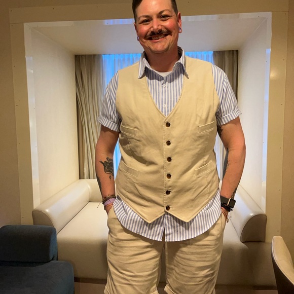 Meet your Posher, Sawyer - Picture 4 of 5